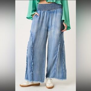 Mittoshop Frayed Fringe Panel Wide-Leg Jeans in Light Blue